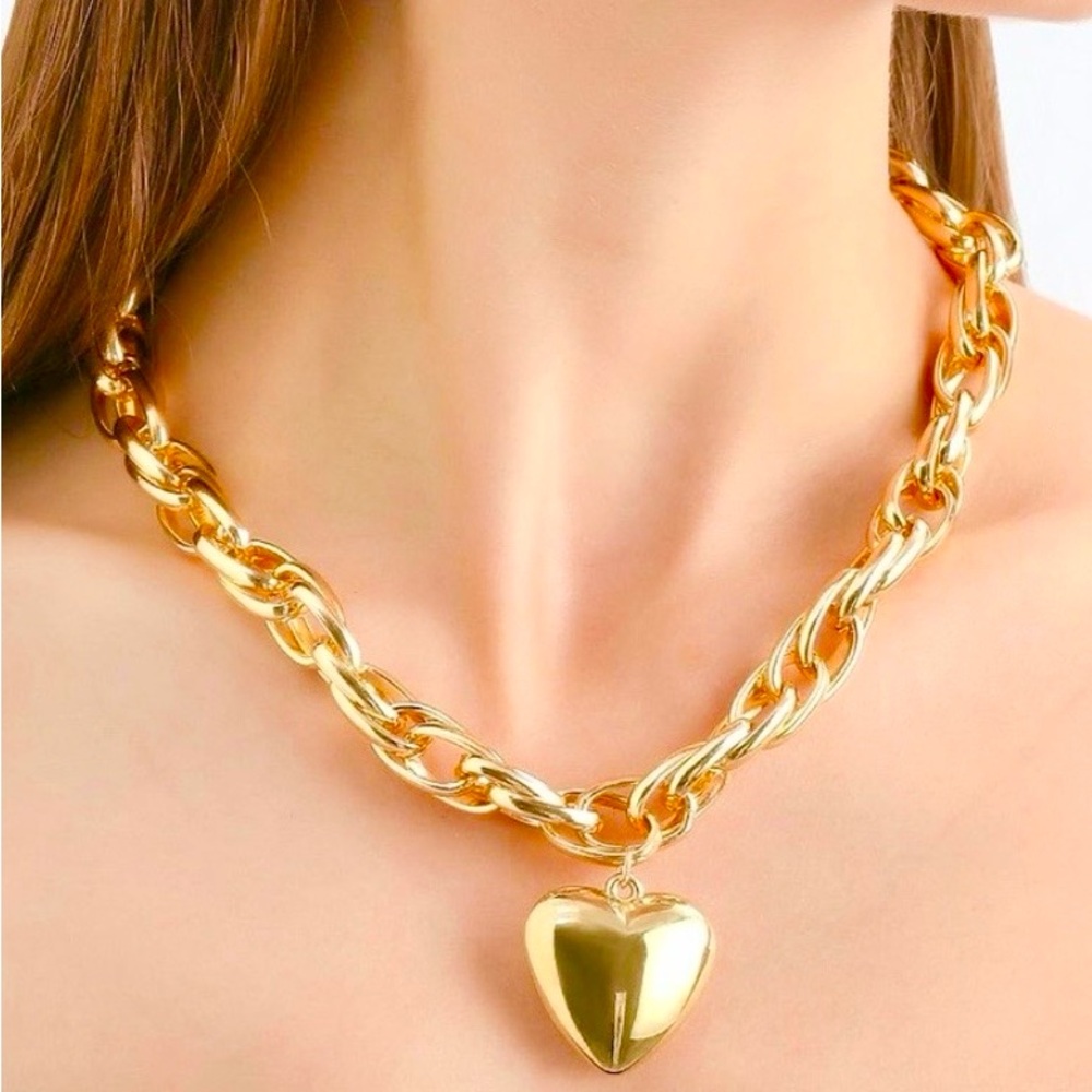 NEW Y2K Gold Exaggerated Heart Necklace
